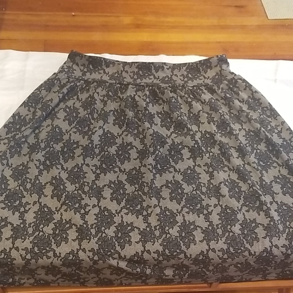 GUC Michael Kors Stretch Lace Skirt sz 14